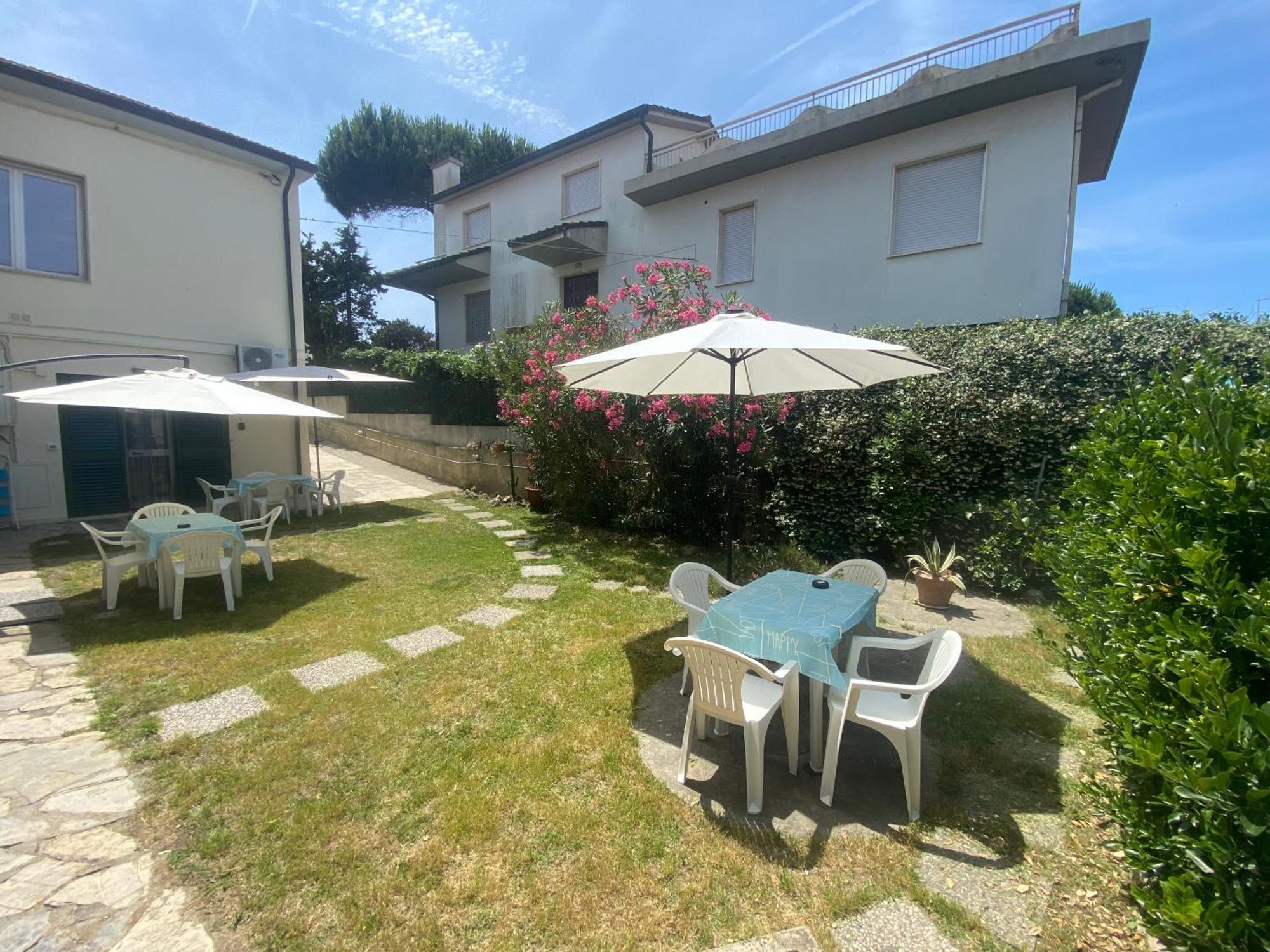 Le Tre Isolette A 200M Dal Mare Apartment Marina Di Pisa Bagian luar foto
